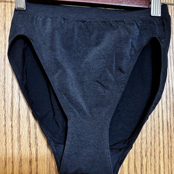 VTG Vanity Fair NWOT Solid Black #13-004 Hi-Cut Brief size 6 - Picture 1 of 5